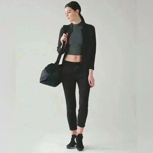 Lululemon On The Fly Pant *28" size 4